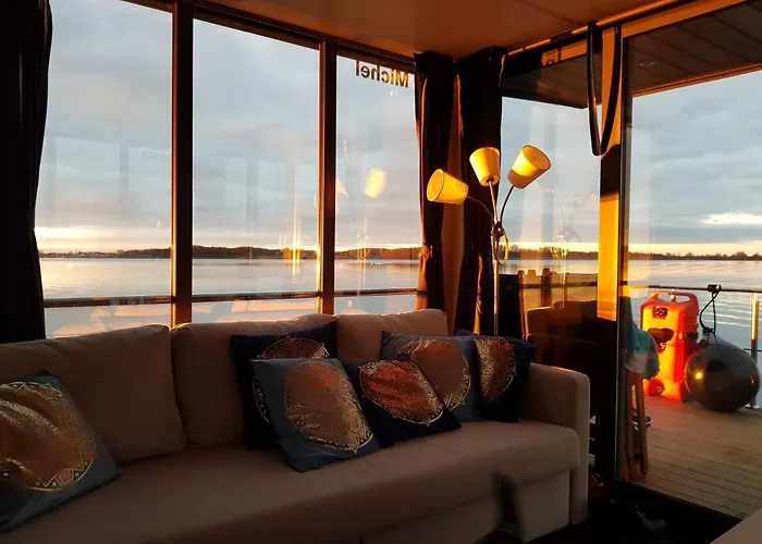 Wasserapartment Cityport - Schwimmende Ferienwohnung