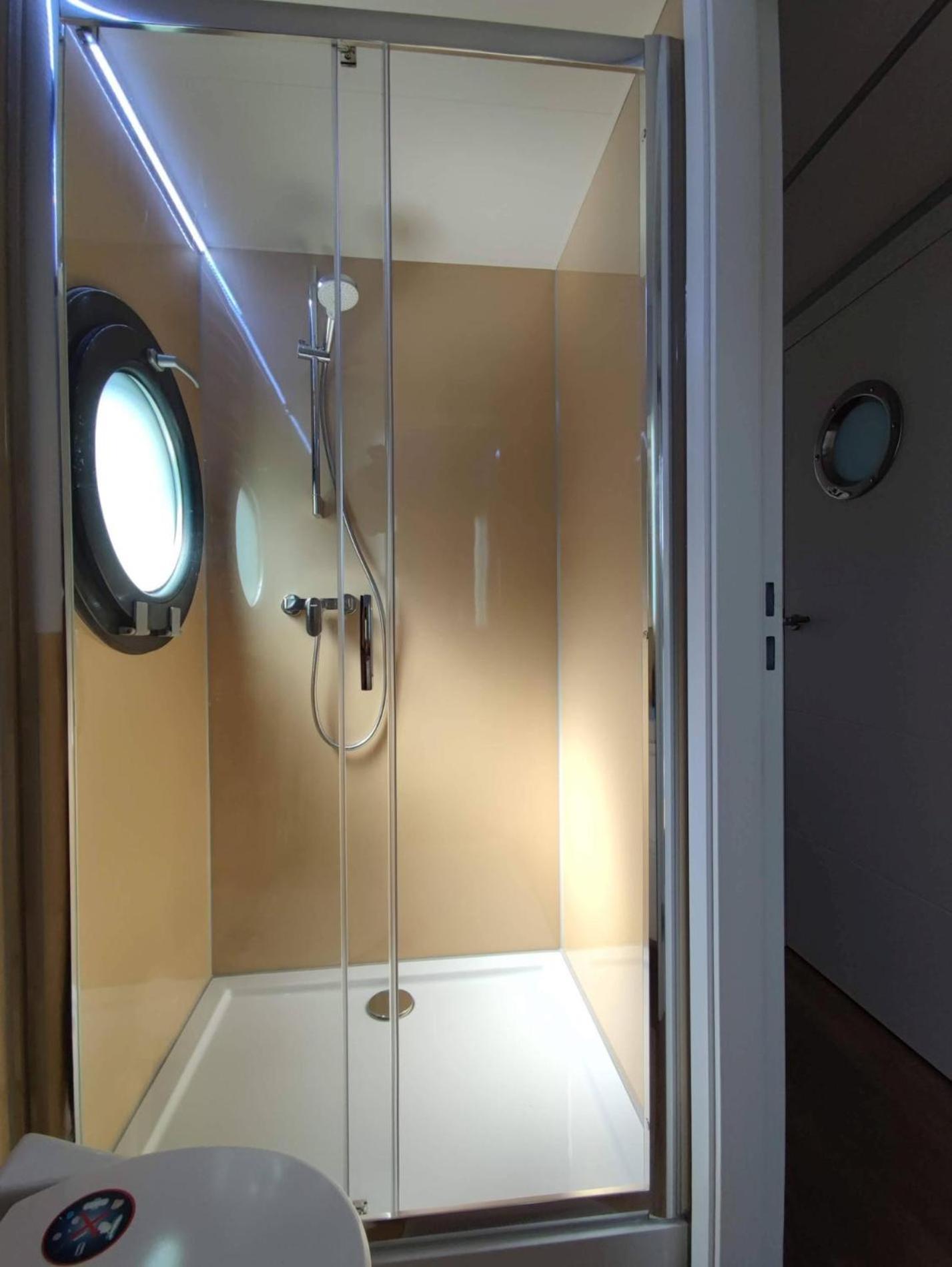 Wasserapartment Cityport - Schwimmende